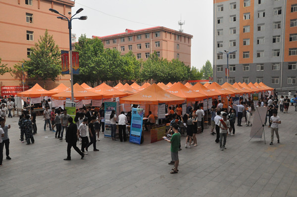 米乐官网成功举办2016年春季校园双选会