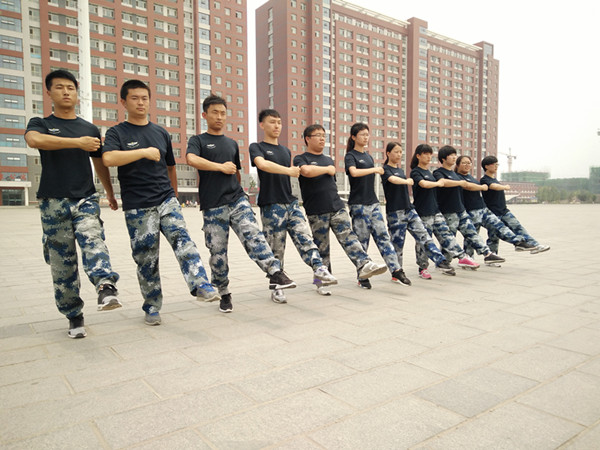 米乐官网组织2016年新入职辅导员军训