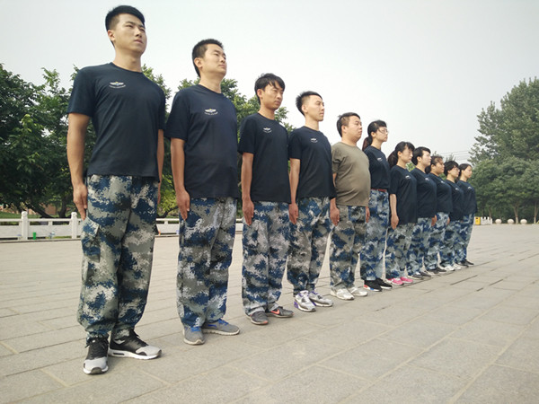 米乐官网组织2016年新入职辅导员军训