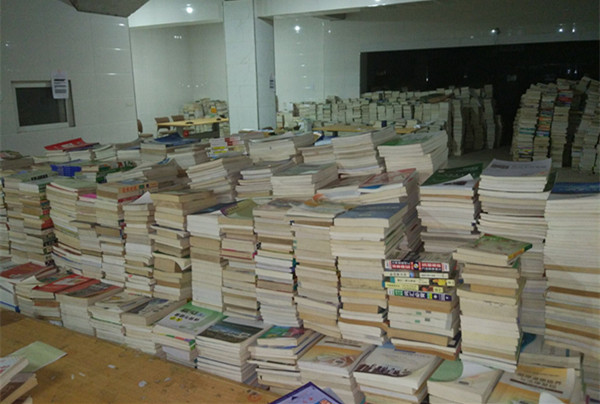 上班第一天，吹响攻克六万册图书加工任务的号角