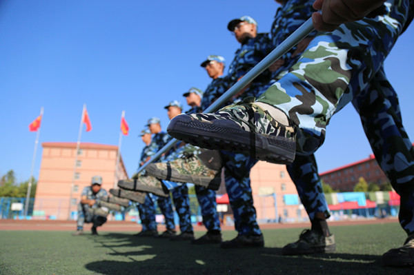 【军训集锦】踏出军中庄严