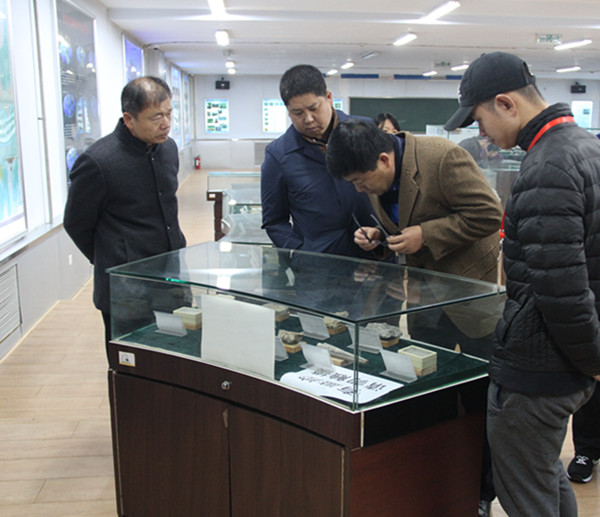 西安博爱国际学校代表团来米乐官网访问