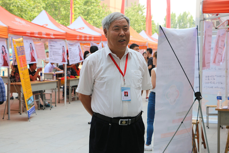 米乐官网成功举办2017年春季校园双选会