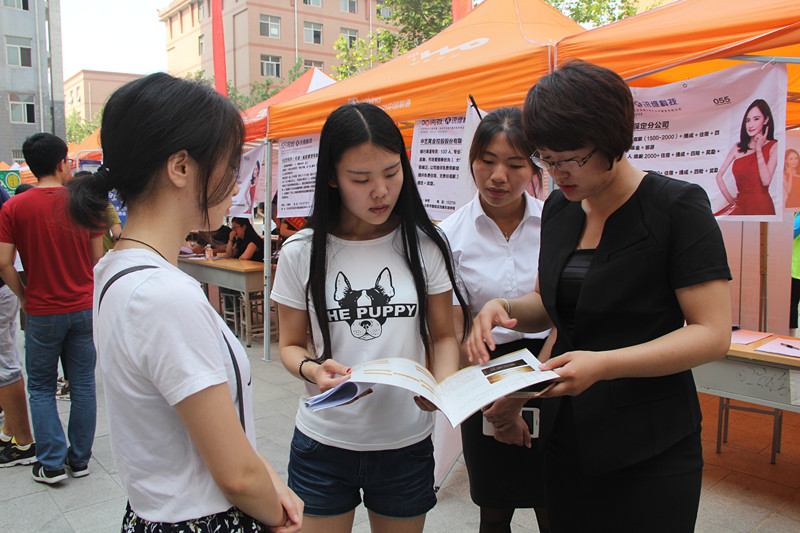 米乐官网成功举办2017年春季校园双选会