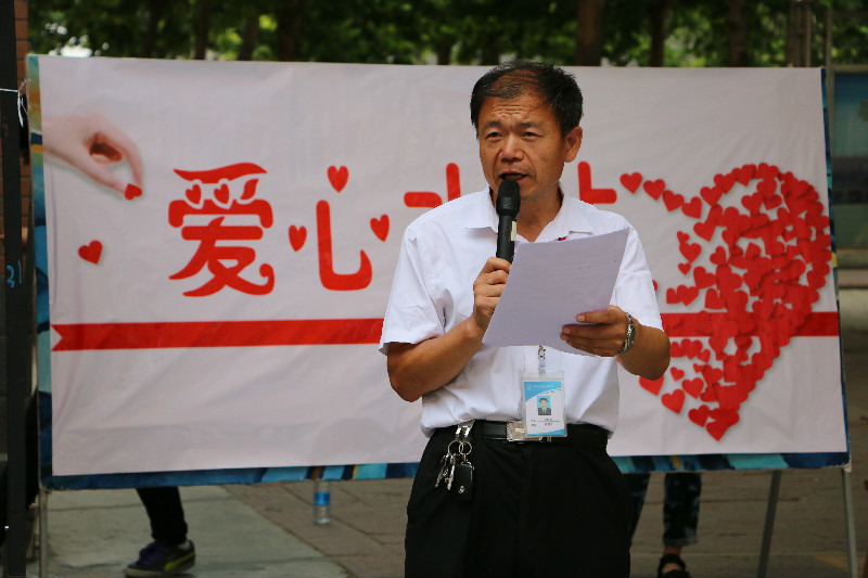 【毕业季】教师家车送学子  浓浓温情归家路