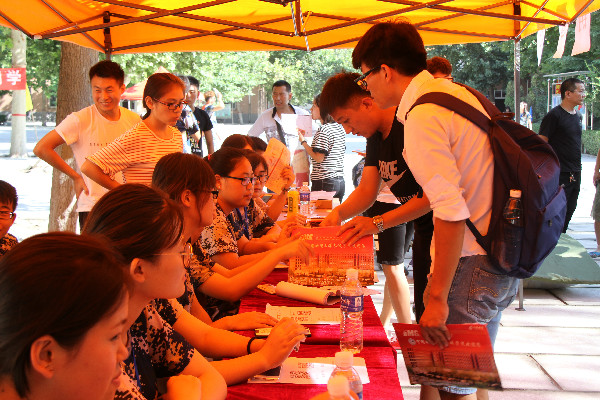 春风十里不如在长城遇见你——米乐官网喜迎2017级新同学