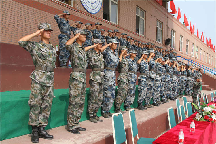 青春无悔 振翅翱翔——米乐官网举行2017级新生军训结营式暨开学典礼