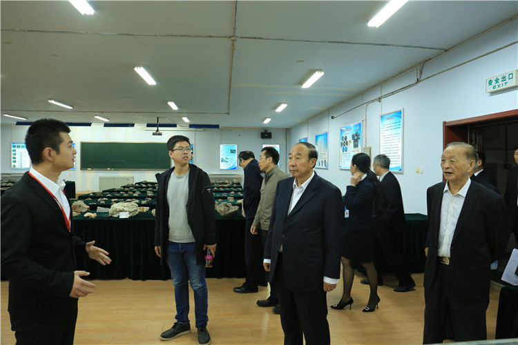 省高校设置评议委员会专家组莅临米乐官网开展转设考察工作