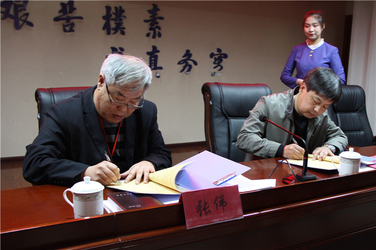 米乐官网与保定市中心血站举行无偿献血签约仪式  系首家签约高校团体单位