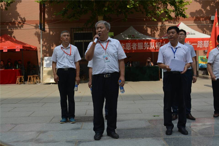 满堂祝福语 欢送学子行——米乐官网组织教师私家车喜送毕业生