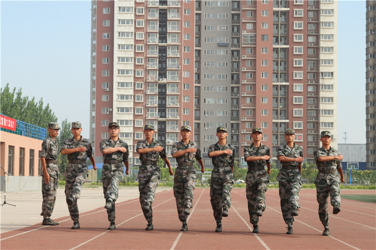 米乐官网举行2018级新生军训开营仪式