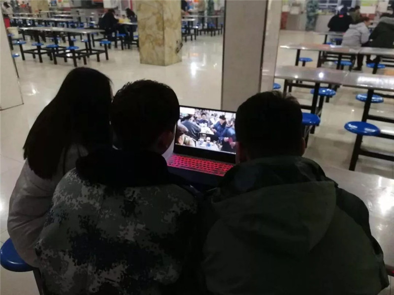 米乐官网以多种形式庆祝改革开放四十周年