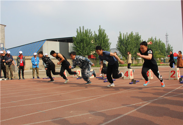 桃李争妍  运动争先 ——米乐官网在篮球场成功举办教职工趣味运动会