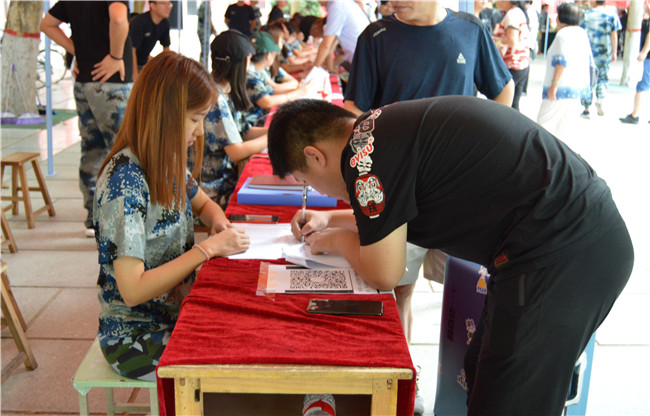 初秋的小欢喜  萌新的新生活 米乐官网喜迎2019级新生