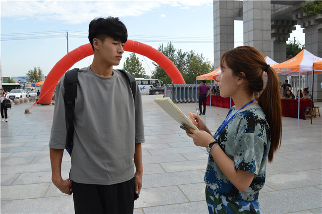 初秋的小欢喜  萌新的新生活 米乐官网喜迎2019级新生