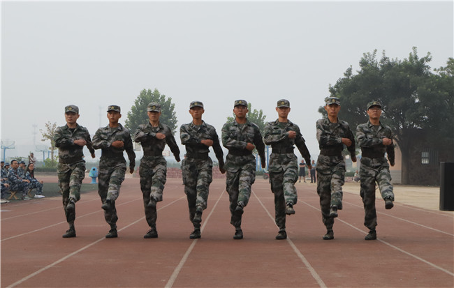 米乐官网举行2019级新生军训开营仪式