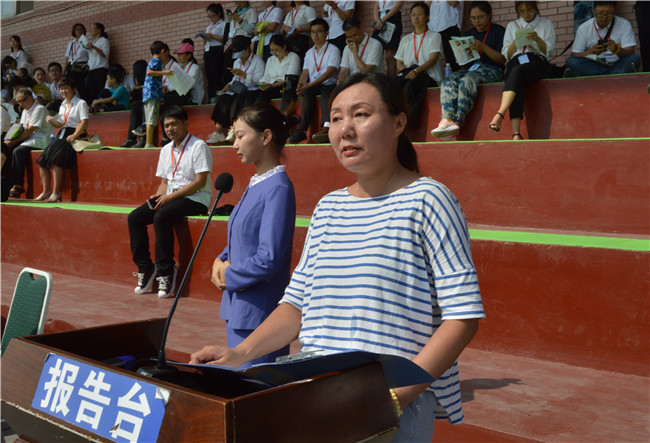 米乐官网举行2019级新生军训结营式暨开学典礼