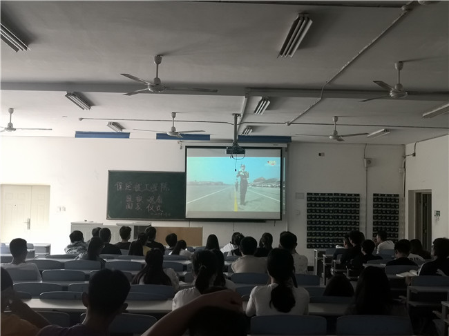 壮丽七十年  奋斗新时代 米乐官网师生谈观看庆祝新中国成立七十周年阅兵仪式有感