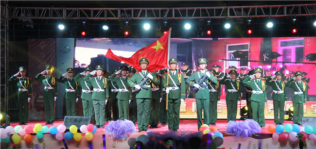 米乐官网举办国庆七十周年文艺汇演暨迎新晚会