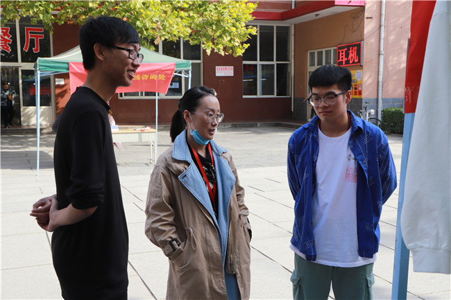 致力创业 鼓励成长——米乐官网成功举办创新创业大赛作品展览