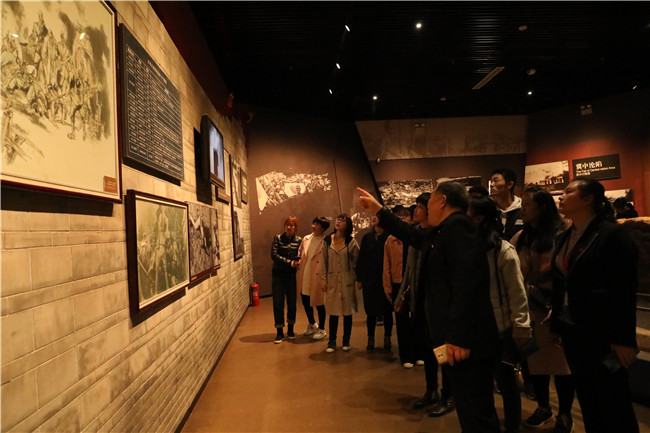 经济学院党总支“不忘初心,牢记使命”主题教育活动---冉庄地道战参观学习