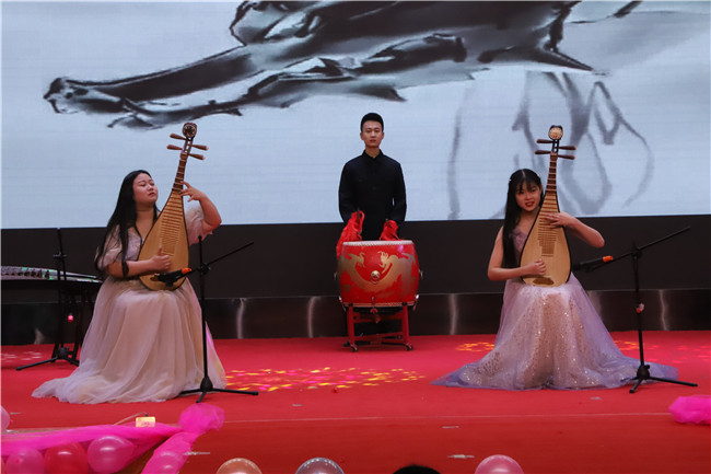 米乐mile官方网站经济学院第一届竞技文化月暨文艺晚会圆满落幕