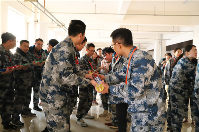 米乐官网举行辅导员素质拓展活动