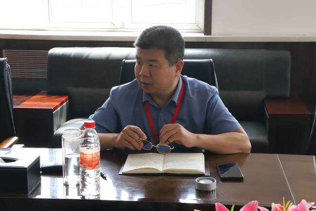 米乐官网召开党委理论中心组扩大会议专题学习《习近平治国理政》第三卷