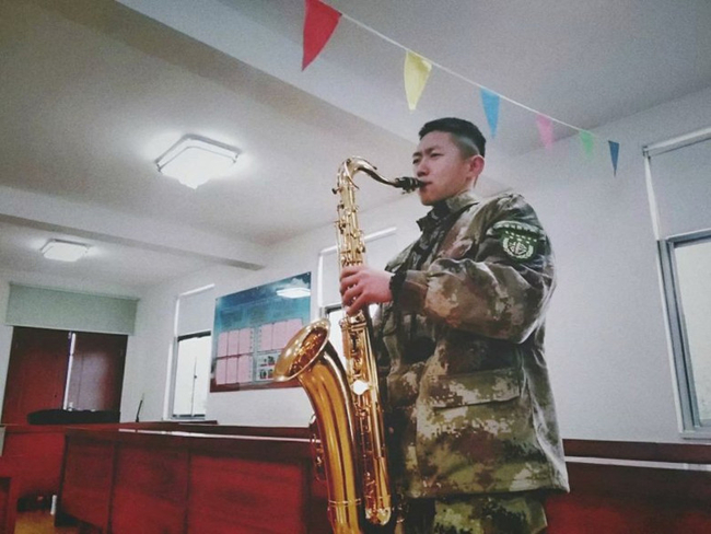 在抗洪抢险中体现价值---米乐官网学生薛锦霄抗洪事迹