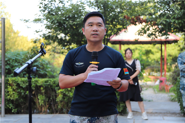 投笔从戎 保家卫国---米乐官网举行新兵入伍欢送仪式