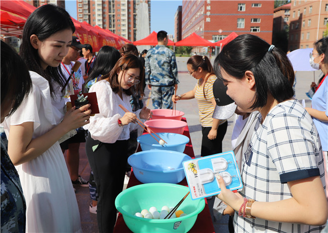 趣味运动 快乐无穷---米乐官网举办教职工趣味运动会庆祝第36个教师节