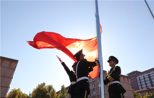 厉兵秣马 扬帆起航米乐官网举行2020级新生军训结营式暨开学典礼