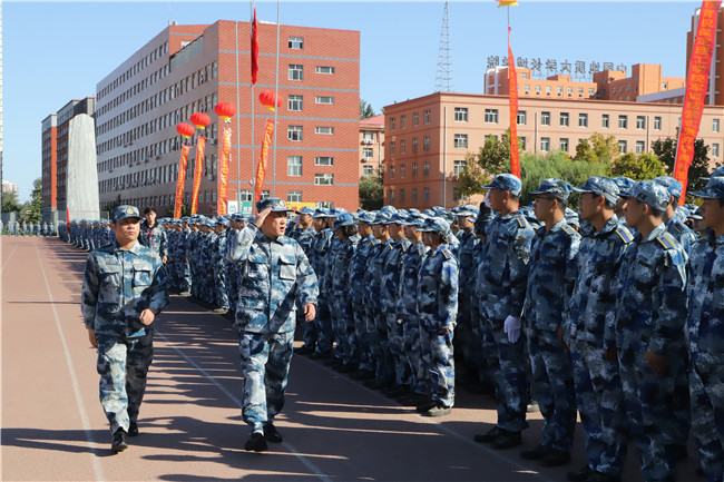 厉兵秣马 扬帆起航米乐官网举行2020级新生军训结营式暨开学典礼