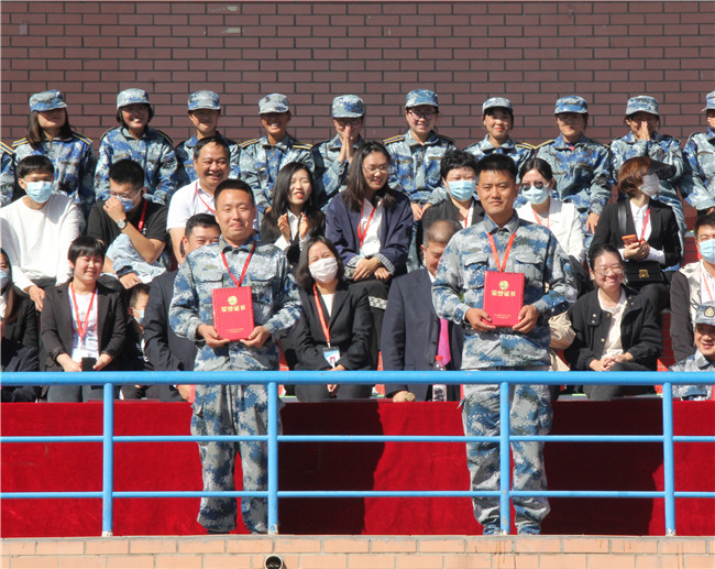 厉兵秣马 扬帆起航米乐官网举行2020级新生军训结营式暨开学典礼