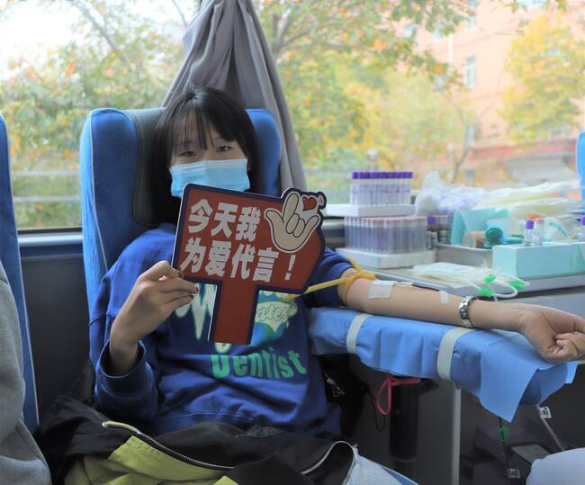 殷色传希望 保理递爱心---米乐官网携手保定市中心血站开展无偿献血活动