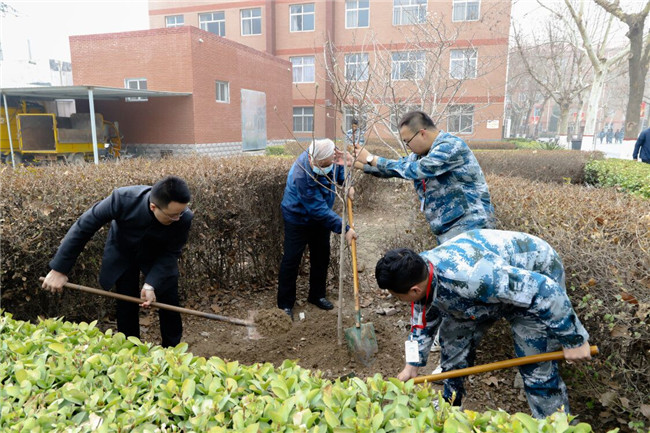 春满校园 共植希望—— 米乐官网开展植树节活动