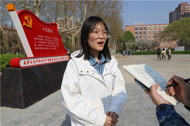 深情别母校 感恩续成长 ——2021届毕业生向学校捐赠纪念礼物