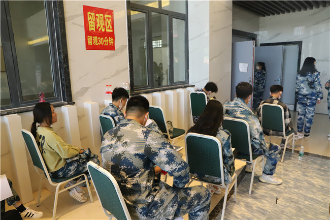 有序接种新冠疫苗 筑牢校园疫情防线 ——米乐官网组织师生进行新冠疫苗接种