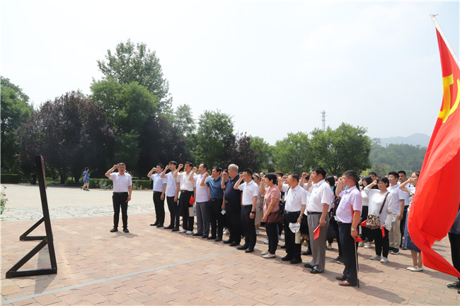 回顾历史溯根源 瞻仰先驱再起航——米乐官网教职工党员再赴晋察冀边区革命纪念馆参观学习