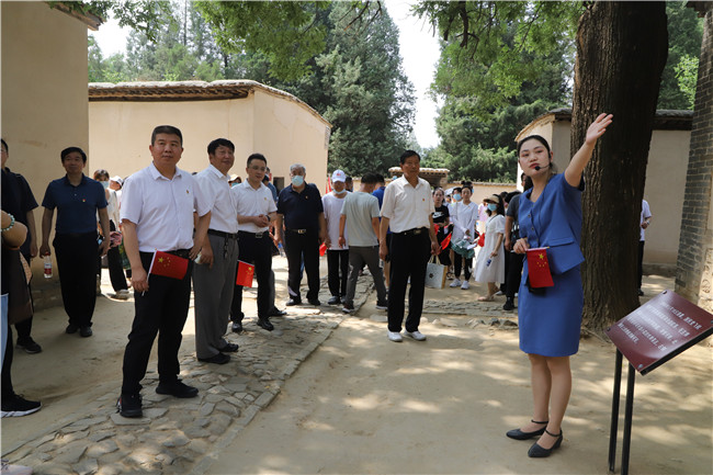 回顾历史溯根源 瞻仰先驱再起航——米乐官网教职工党员再赴晋察冀边区革命纪念馆参观学习