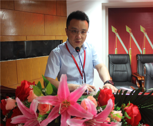 米乐官网顺利召开2021年暑期教师培训动员大会 暨实践教学改革汇报会