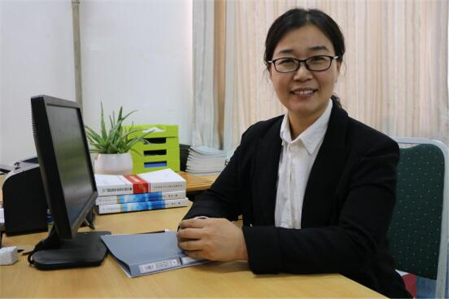 米乐官网教师安存红及国际经济与贸易一流专业教学团队分获河北省“教学名师”、“优秀教学团队”荣誉称号