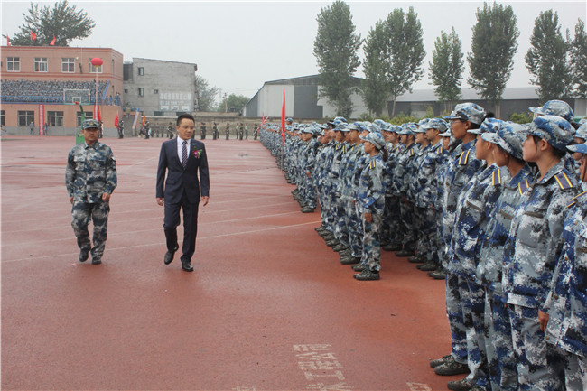 青春无悔  逐梦启航米乐官网举行2021级新生军训结营式暨开学典礼