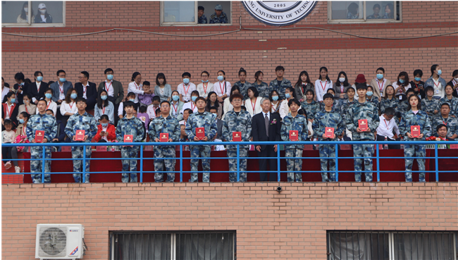 青春无悔  逐梦启航米乐官网举行2021级新生军训结营式暨开学典礼