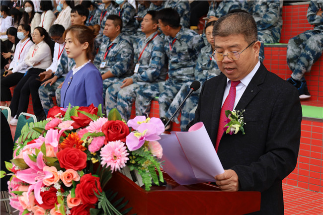 青春无悔  逐梦启航米乐官网举行2021级新生军训结营式暨开学典礼