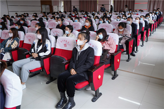 米乐官网组织集中收看纪念辛亥革命110周年大会直播