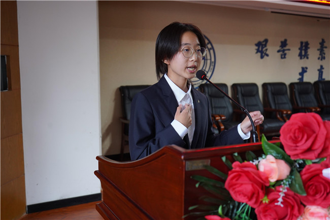 点亮世纪之星 扣响英语之门米乐官网举办第十七届“世纪之星”英语演讲大赛