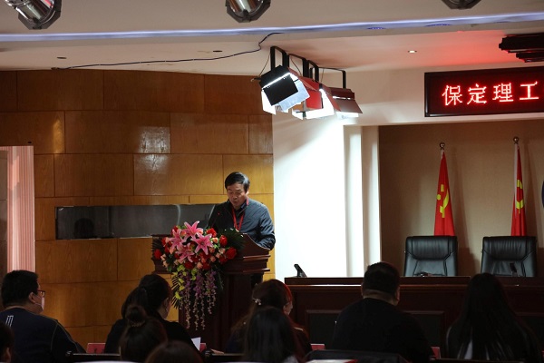 2022年3月26日14点，第十二届全国大学生电子商务“创新、创意及创业”挑战赛米乐mile官方网站校赛决赛在一教211报告厅顺利举行。