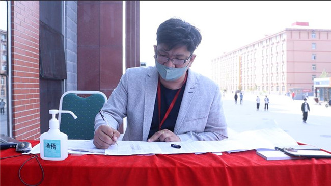 抗“疫”先进人物事迹展播丨辛义：砥砺初心展本色 抗疫前线显担当