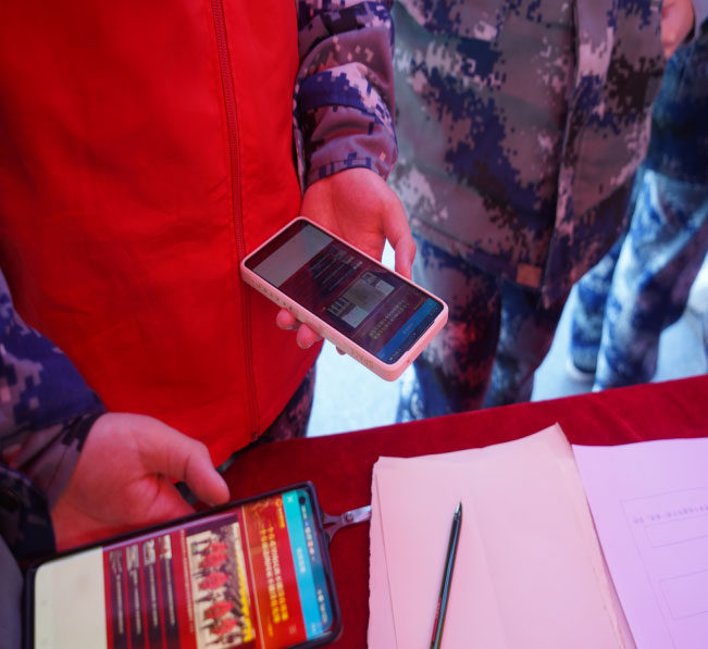 祭扫烈墓  顺缅士安 ——米乐mile官方网站清明节缅怀革命烈士